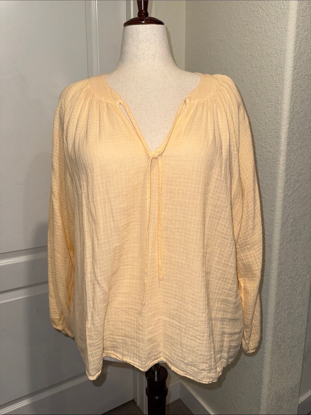 Sundance Light Peach Peasant Tunic Blouse
